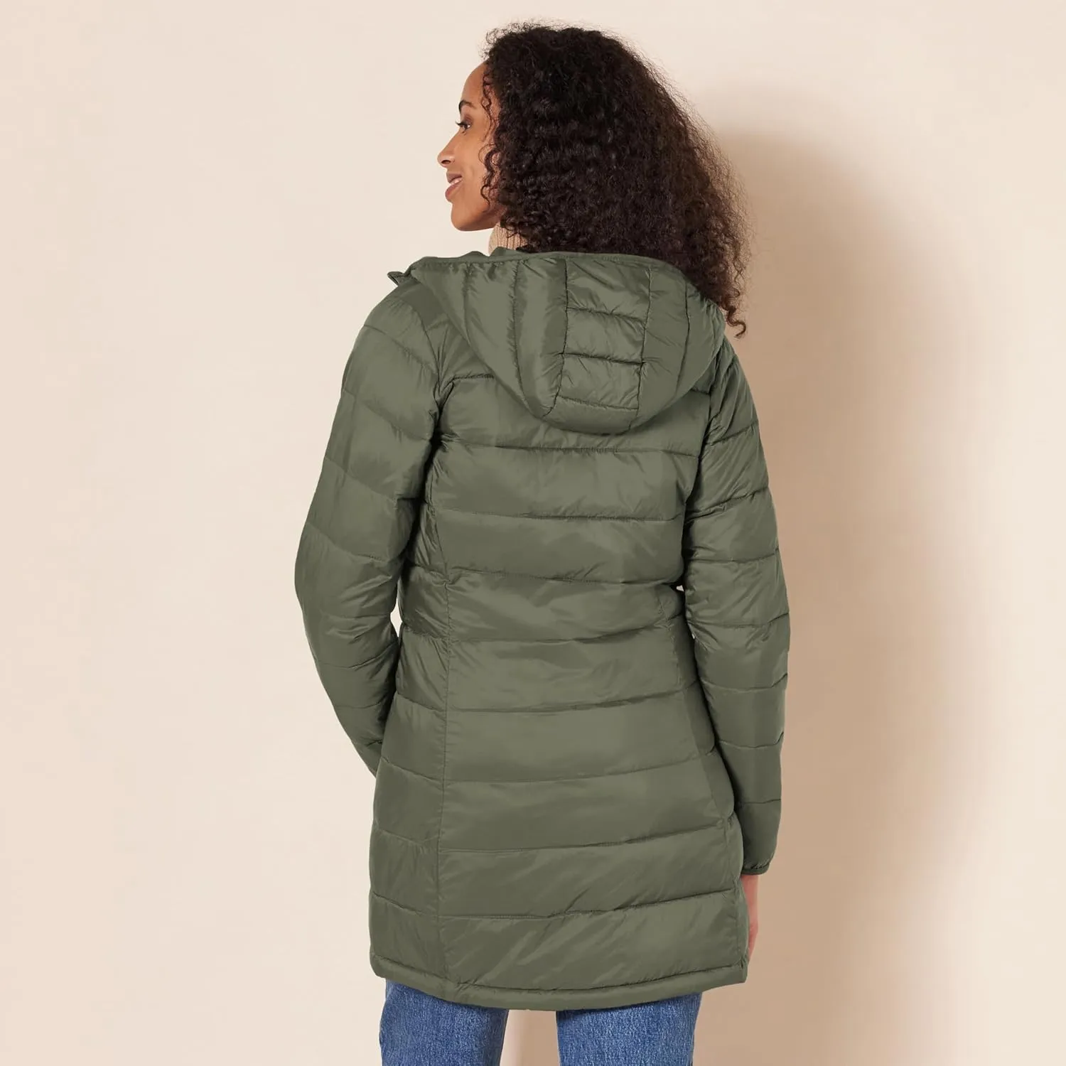 Amazon Essentials Women's Lightweight Water-Resistant Packable Hooded Puffer Coat (Available in Plus Size)