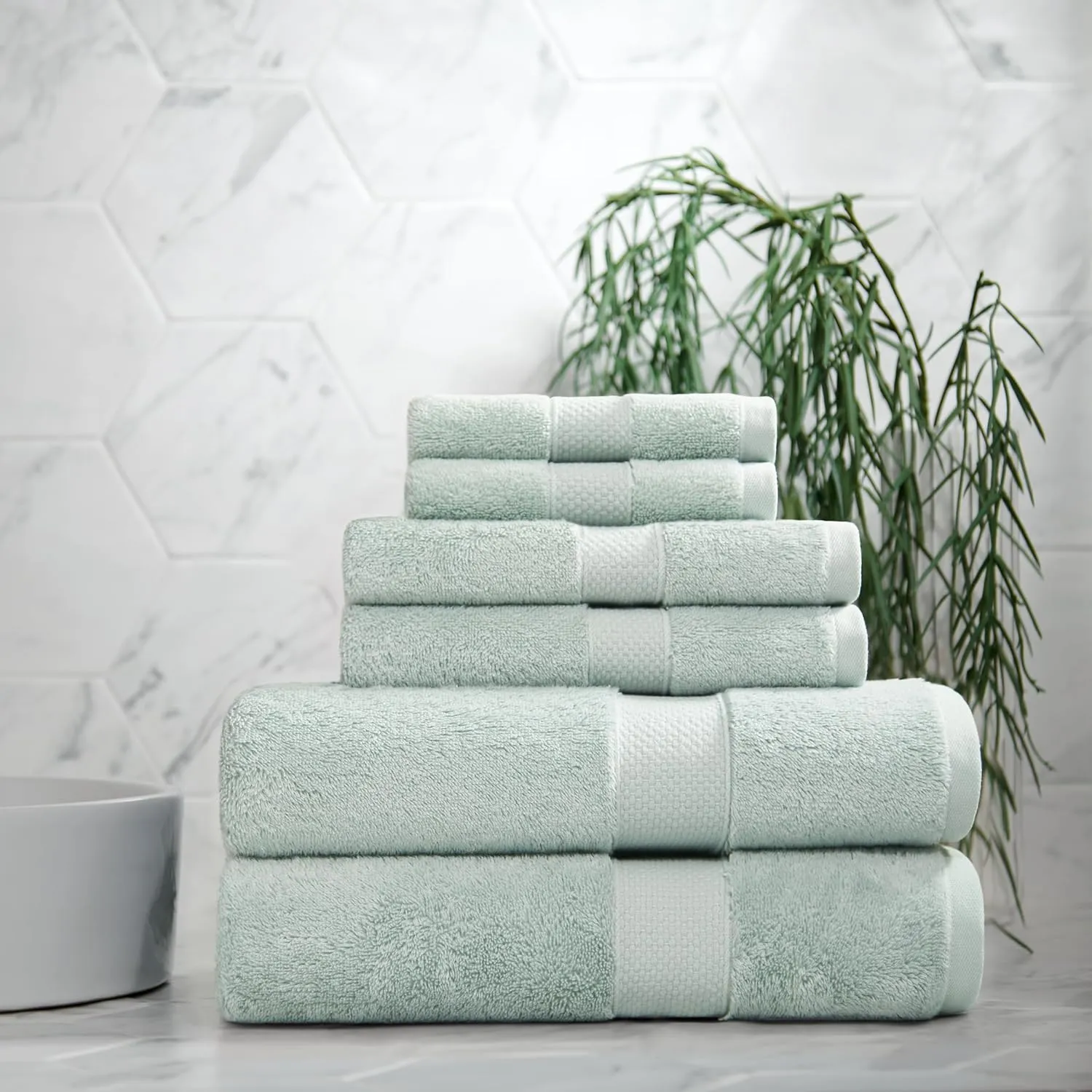 Aston & Arden Egyptian Bath Towels - Pack of 2 - Oversized Ultra Soft Thick & Absorbent, 100% Ringspun Egyptian Cotton Bathroom Towel for Spa, Hotel, 600 GSM, 30 x 54 in, Green