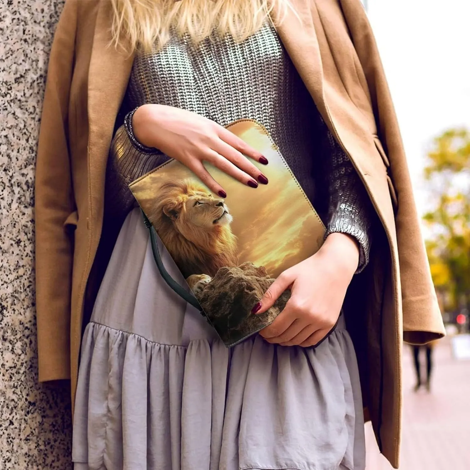 Bible Case for Girls Portable Handbag Bookmark with Handle and Zipper for Bible Study Commuter Pray Activity Business Briefcase Bible Bag for Friends,Lion Print