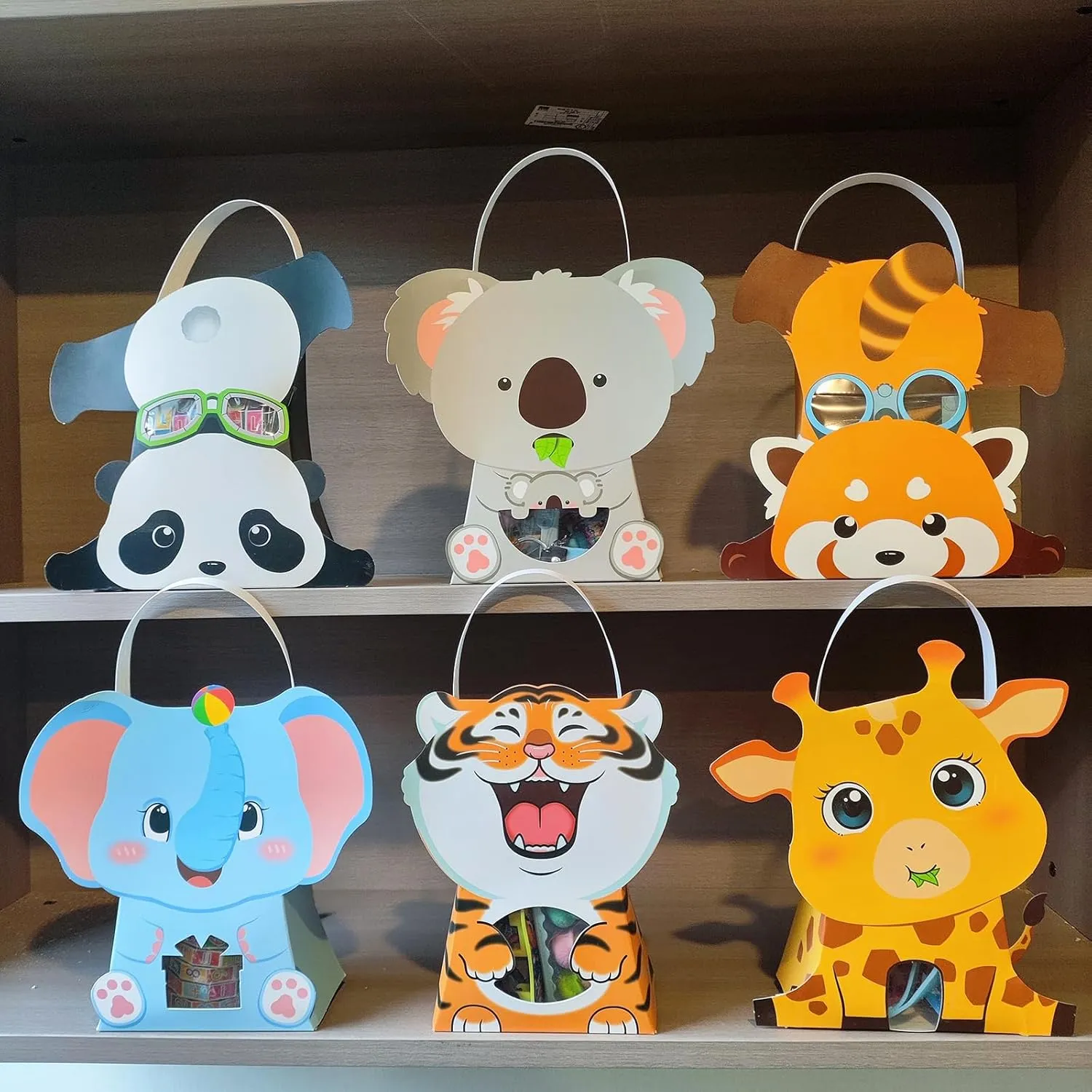 CcXxMming Kids Birthday Goodie Bags with Handles，Wildlife Theme Party Favor Bags, Animal-Shaped Paper Treat Bags with Window (30 Packs, 6 Designs) – Eco-Friendly for Jungle Safari Parties
