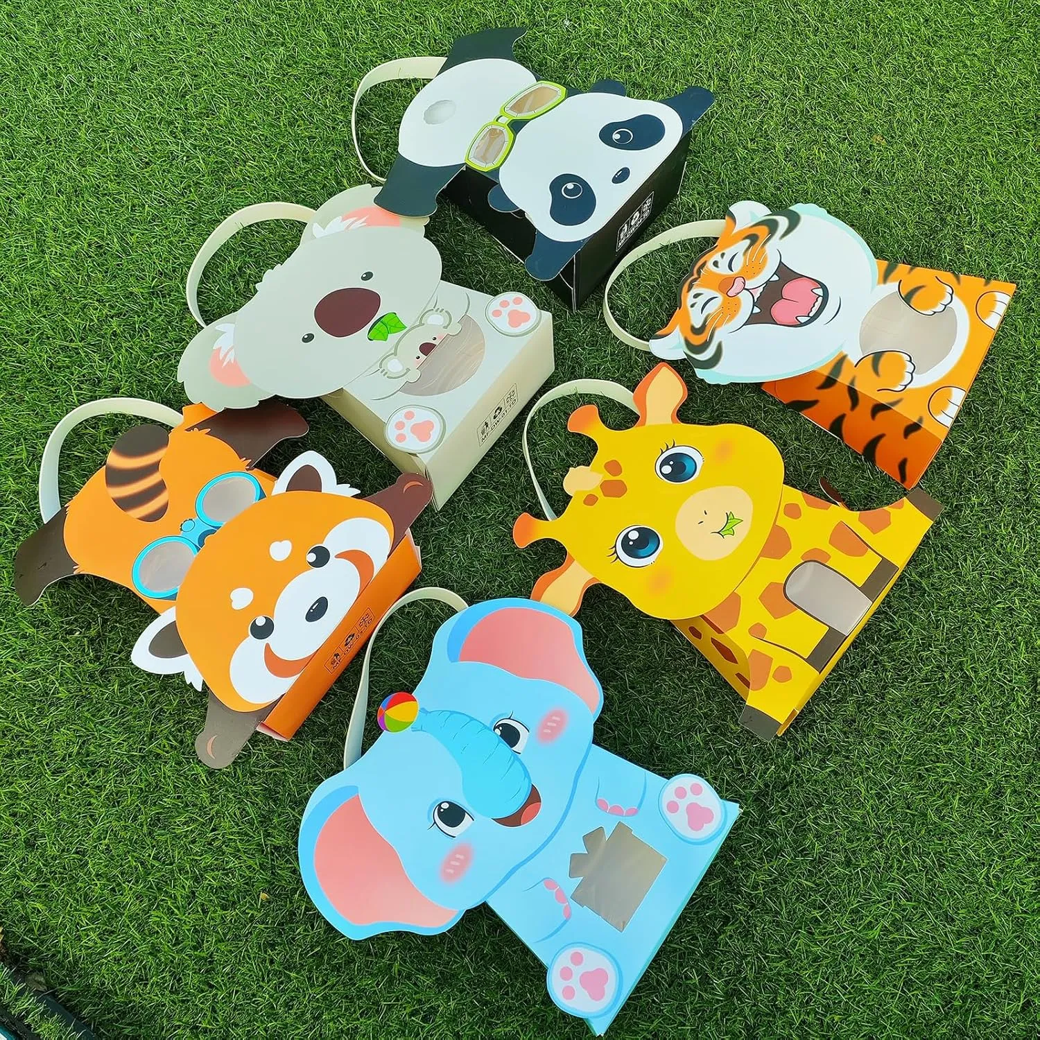 CcXxMming Kids Birthday Goodie Bags with Handles，Wildlife Theme Party Favor Bags, Animal-Shaped Paper Treat Bags with Window (30 Packs, 6 Designs) – Eco-Friendly for Jungle Safari Parties