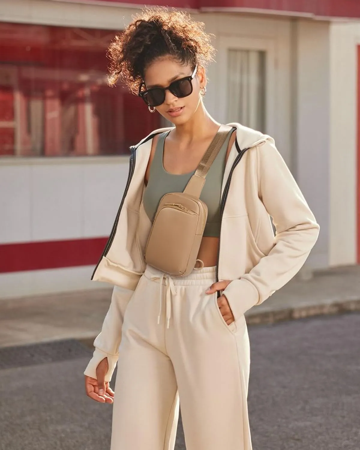 CHOLISS Small Crossbody Bags for Women and Men, Sling Bag for Women and Men Trendy, Fanny Packs Chest Bag with Extended Strap