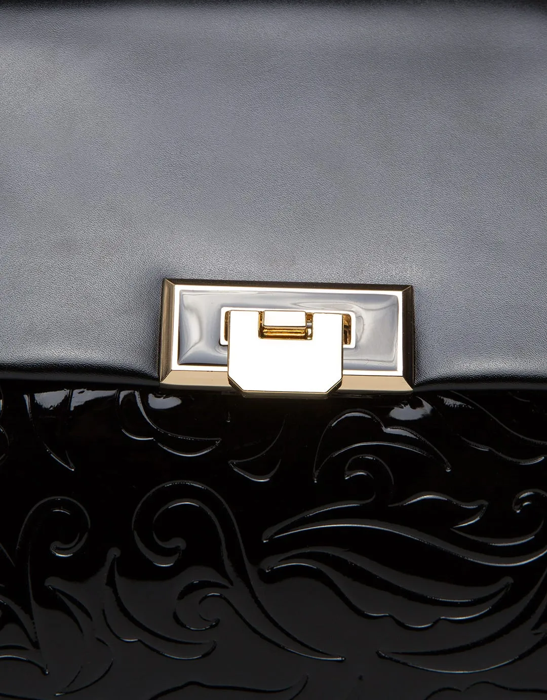 Connexion Cross Body Bag Chain