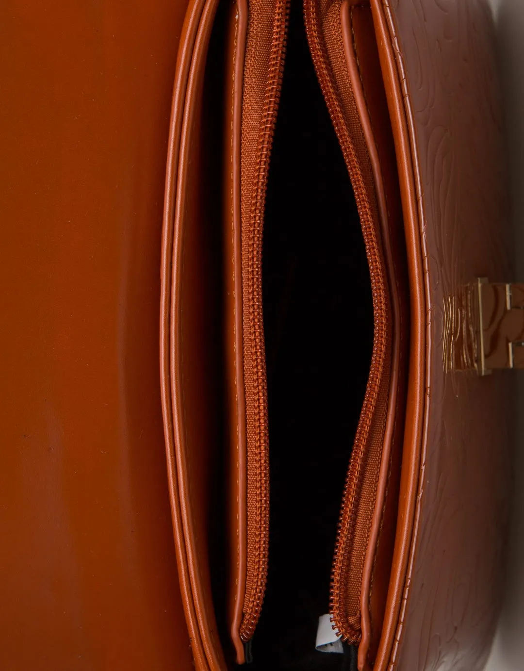 Connexion Cross Body Bag Chain