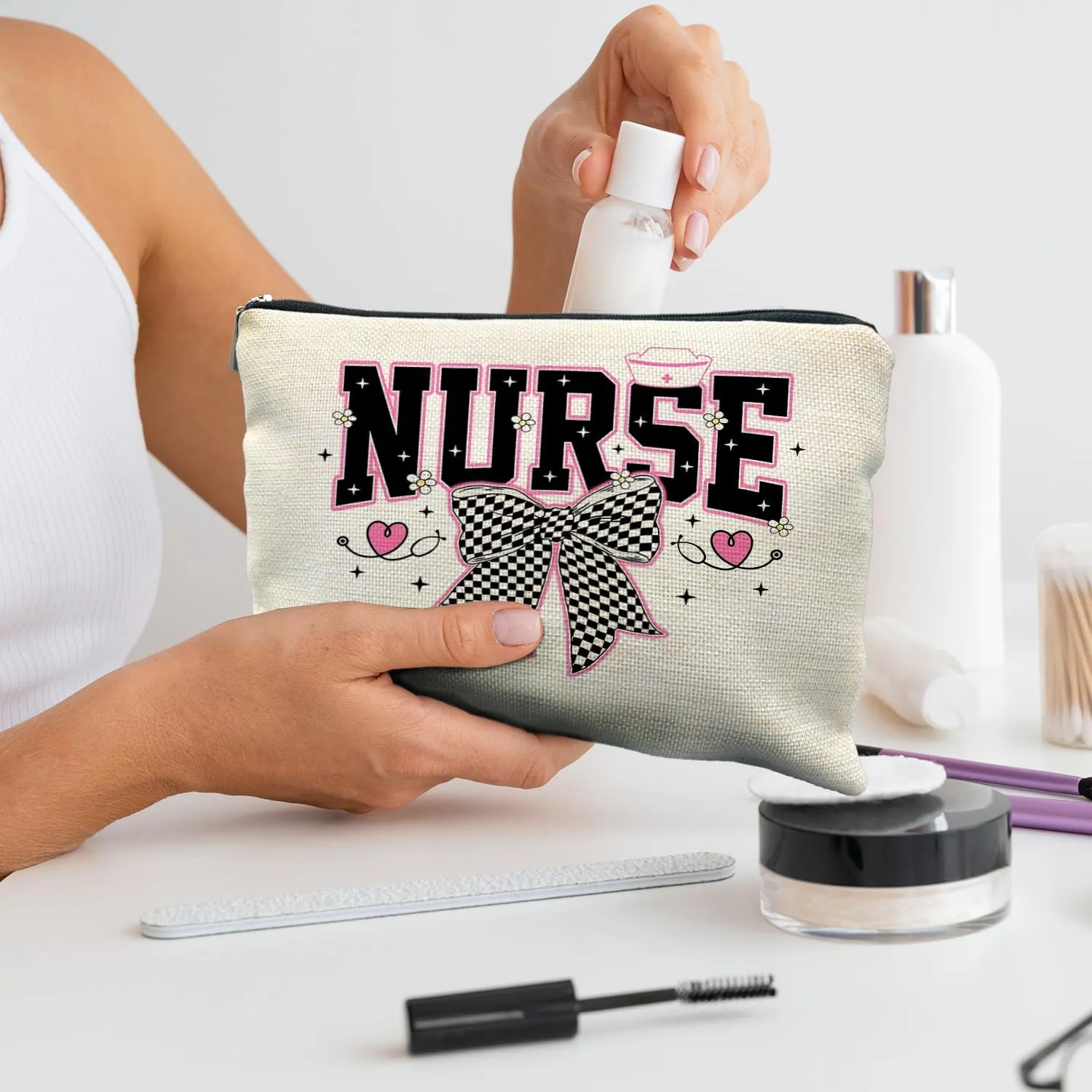Coquette Black and White Plaid Bow Nurse Makeup Bag, Nurse Gifts for Women Cosmetic Bags, Nurse Week Gifts Makeup Pouch, Nurse Appreciation Gifts Zipper Pouch