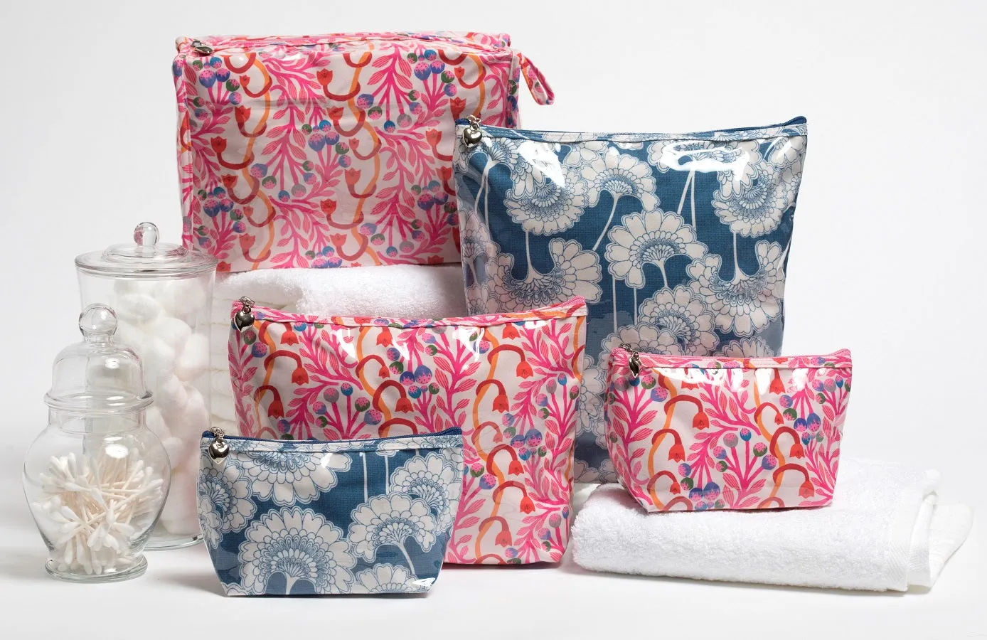 Cosmetic Bag (Small), Strawberry Vine