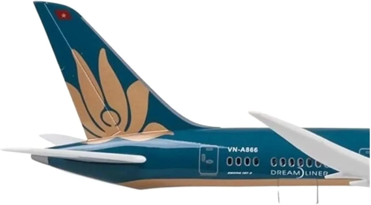 Diecast Plane Model 1：130 Scale for B787 Resin Die-Casting Airplane Model with Lights and Wheels Aviation Collection (with Light)