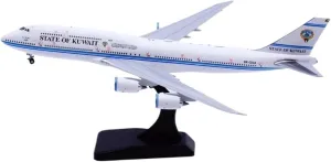 Diecast Plane Model 1:400 Scale for B747-8(BBJ) 9K-GAA Alloy Diecast Plane Model Decorative Souvenirs with Stand