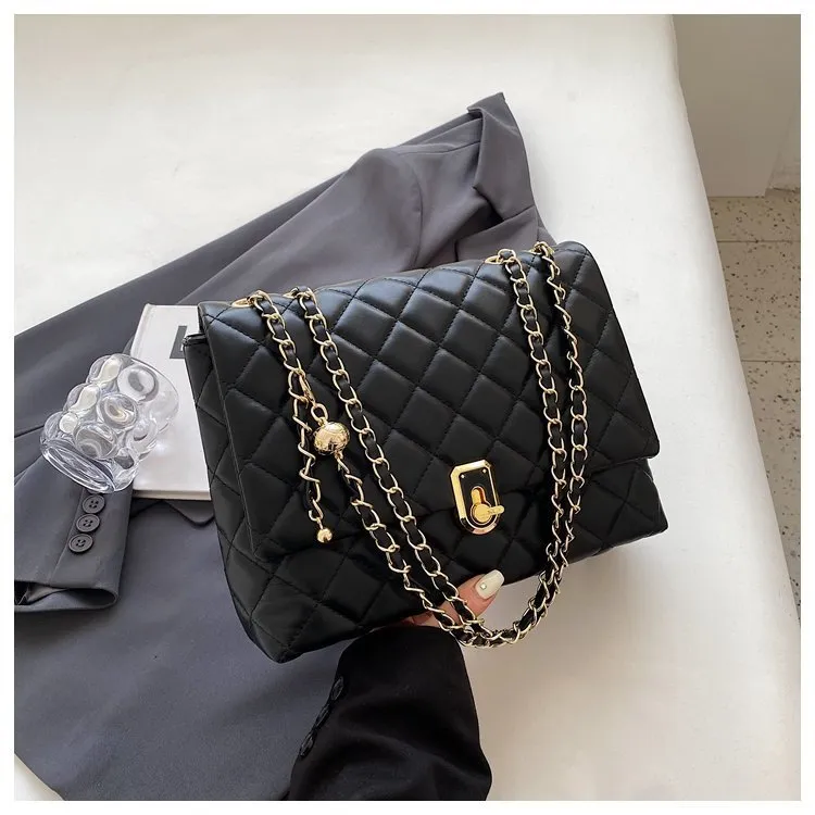 Embroidery Thread Shoulder Bag