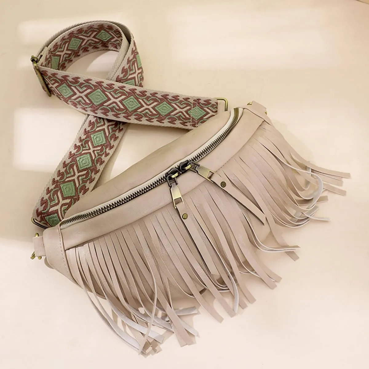 Fanny Packs for Women Fringe Purse Leather Chest Bag Waist Bag Casual Crossbody Bag with Zipper Pockets Travel Festival Sports Hiking Running (Beige)