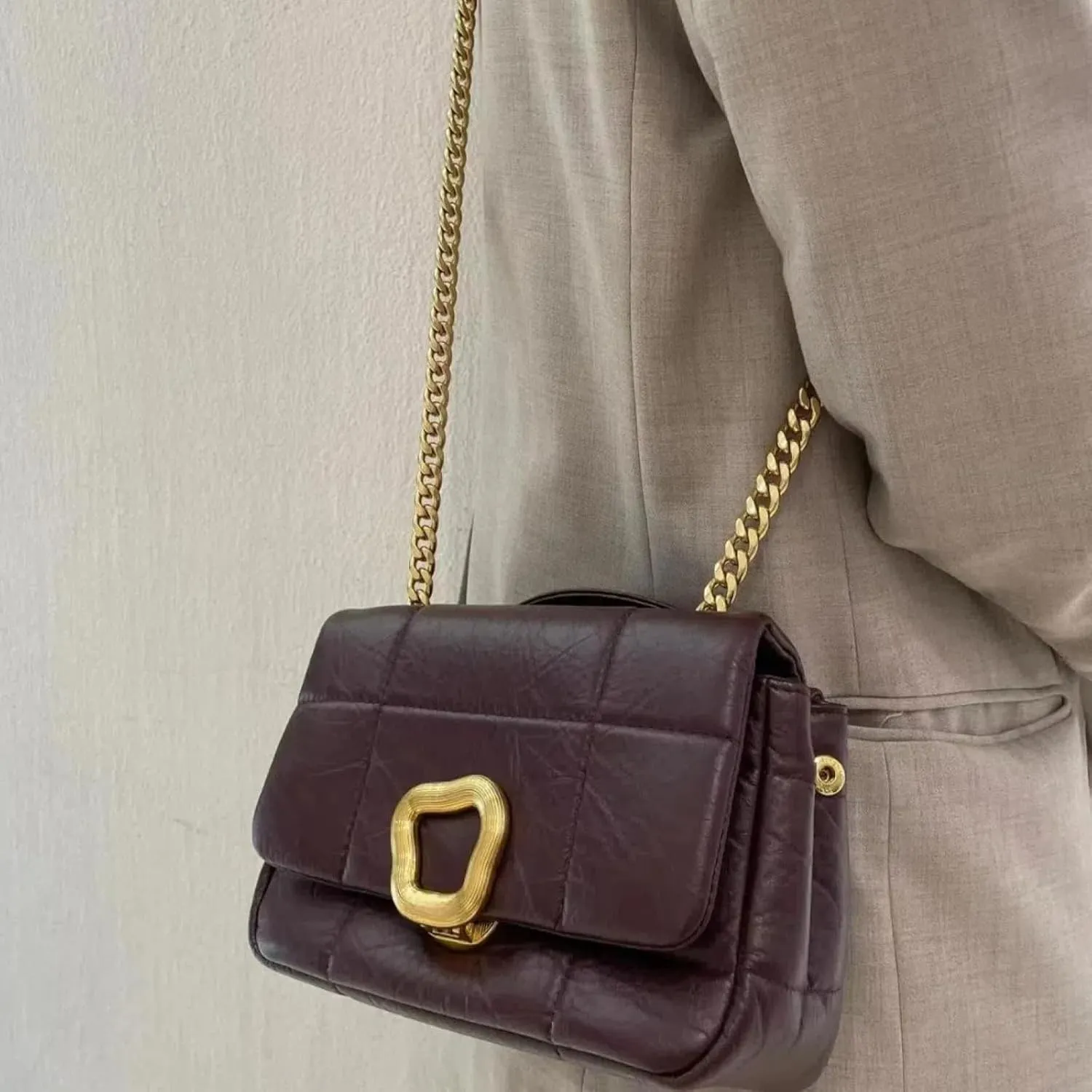 Fashionable Plaid Chain Shoulder Bag for Women Premium Cowhide Leather with Wonton Lock - Versatile Crossbody Purse