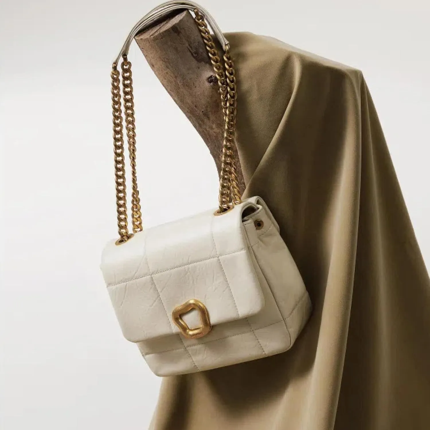 Fashionable Plaid Chain Shoulder Bag for Women Premium Cowhide Leather with Wonton Lock - Versatile Crossbody Purse
