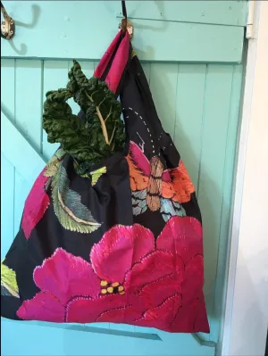 Fold Up Shopping Bag - Big Peony Black
