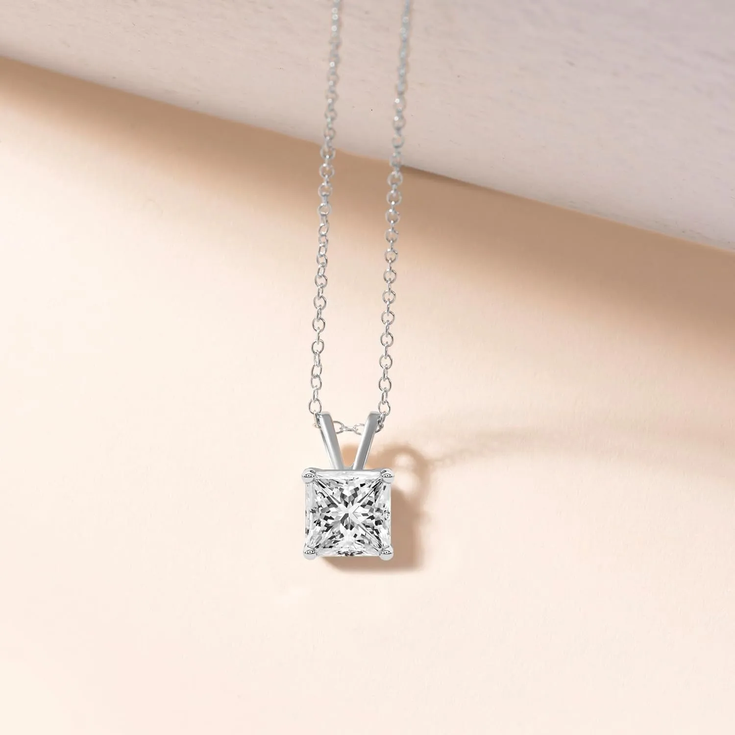 FRIENDLY DIAMONDS Lab Grown Diamond Solitaire Pendant Necklace For Women | 0.5-6 Carat IGI Certified FG-VS Quality Diamond | 14K Gold Pendant With Gold Chain | Quartze Split Bail Pendant