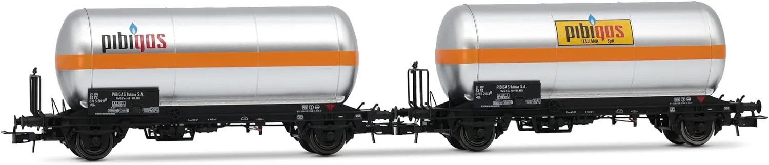 HR6621 FS, 2-Unit Pack 2-axle Gas Tank Wagons, Silver with Orange Stripe, Pibigas, ep. IVa Rolling Stock - Wagons