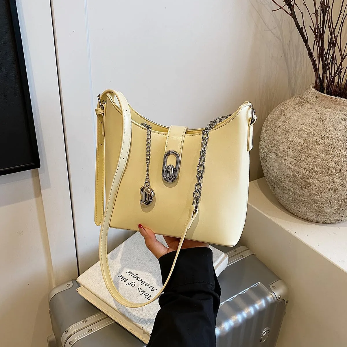 Ladies' handbag, single-shoulder bag, shoulder strap and zipper closed crossbody bag, ladies' handbag