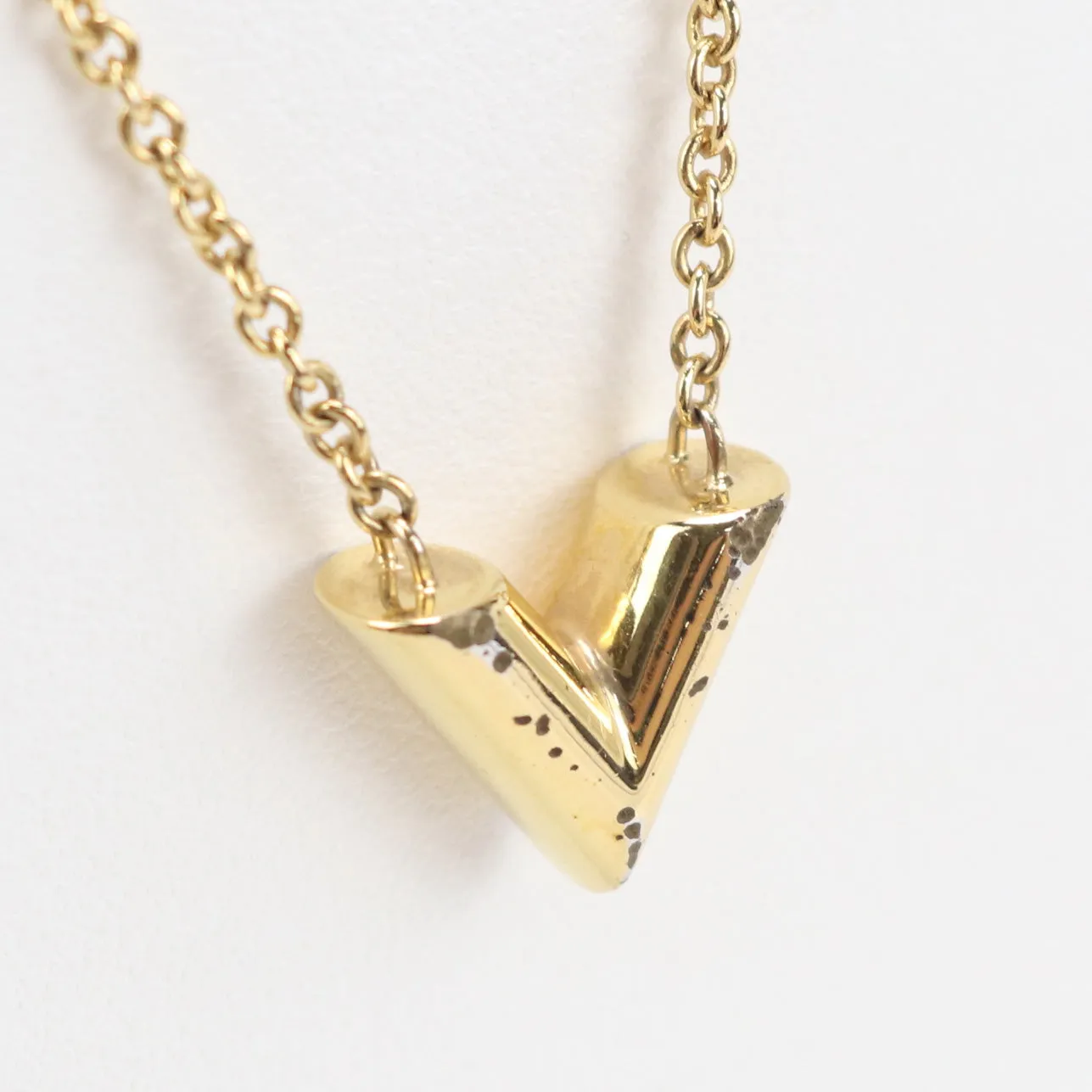 LOUIS VUITTON M61083 Necklace Necklace Essential V pendant Gold Plated gold unisex