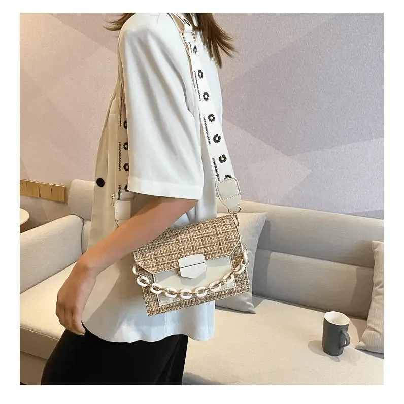 Luxury Wide Strap Shoulder Bags for Women And Girls Designer Lady Handbags and Purses Fashionable Chain Messenger Crossbody Bags