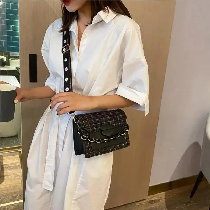 Luxury Wide Strap Shoulder Bags for Women And Girls Designer Lady Handbags and Purses Fashionable Chain Messenger Crossbody Bags