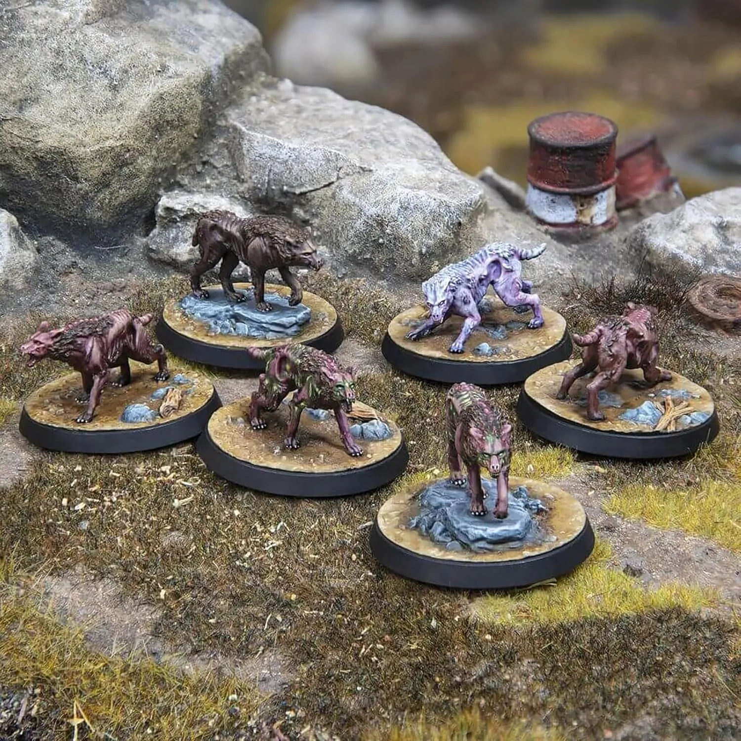 Modiphius Entertainment: Fallout: Wasteland Warfare Creatures: Mongrel Scavenging Pack - 6 Figures, Unpainted 32mm Multi-Part Resin Miniatures, RPG