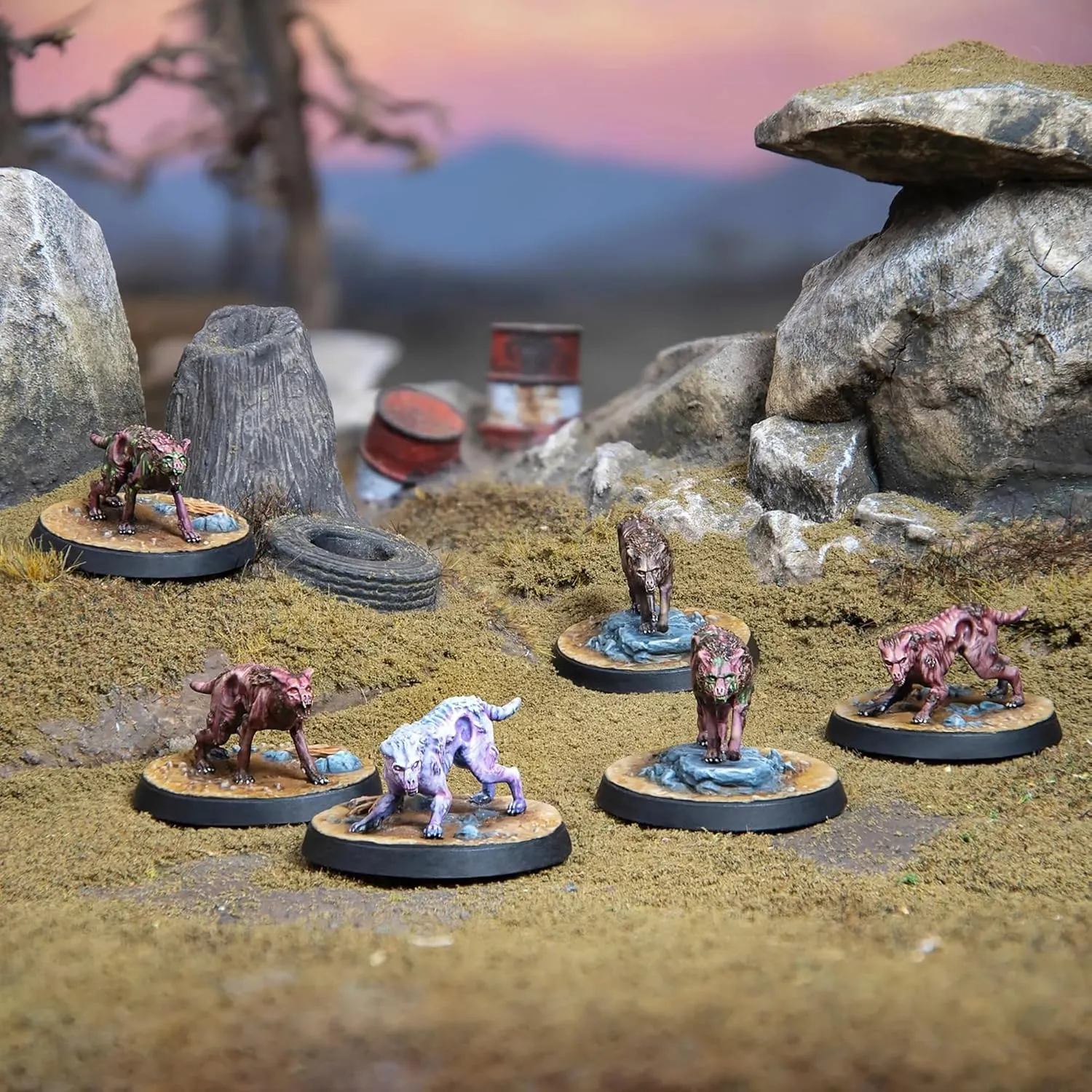 Modiphius Entertainment: Fallout: Wasteland Warfare Creatures: Mongrel Scavenging Pack - 6 Figures, Unpainted 32mm Multi-Part Resin Miniatures, RPG