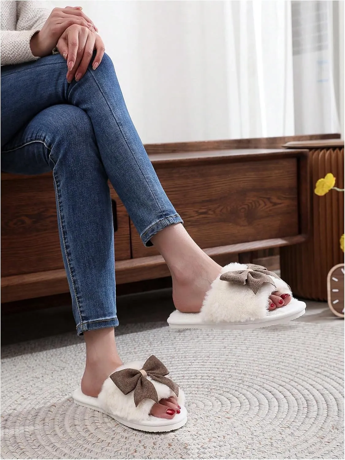 OYOANGLE Women's Cute Bow Decor Fuzzy Open Toe Indoor Home Slippers Fashionable Warm Comfy Furry Outdoor Slippers