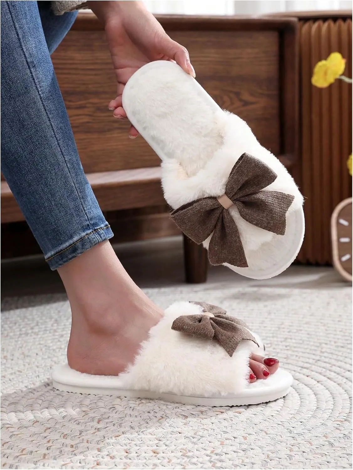 OYOANGLE Women's Cute Bow Decor Fuzzy Open Toe Indoor Home Slippers Fashionable Warm Comfy Furry Outdoor Slippers