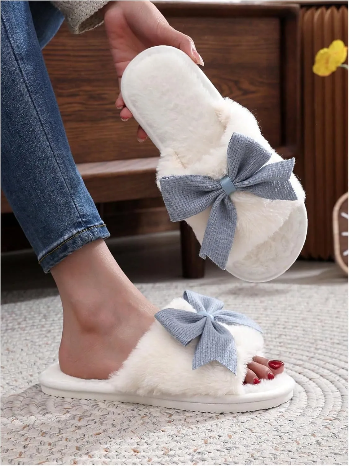 OYOANGLE Women's Cute Bow Decor Fuzzy Open Toe Indoor Home Slippers Fashionable Warm Comfy Furry Outdoor Slippers
