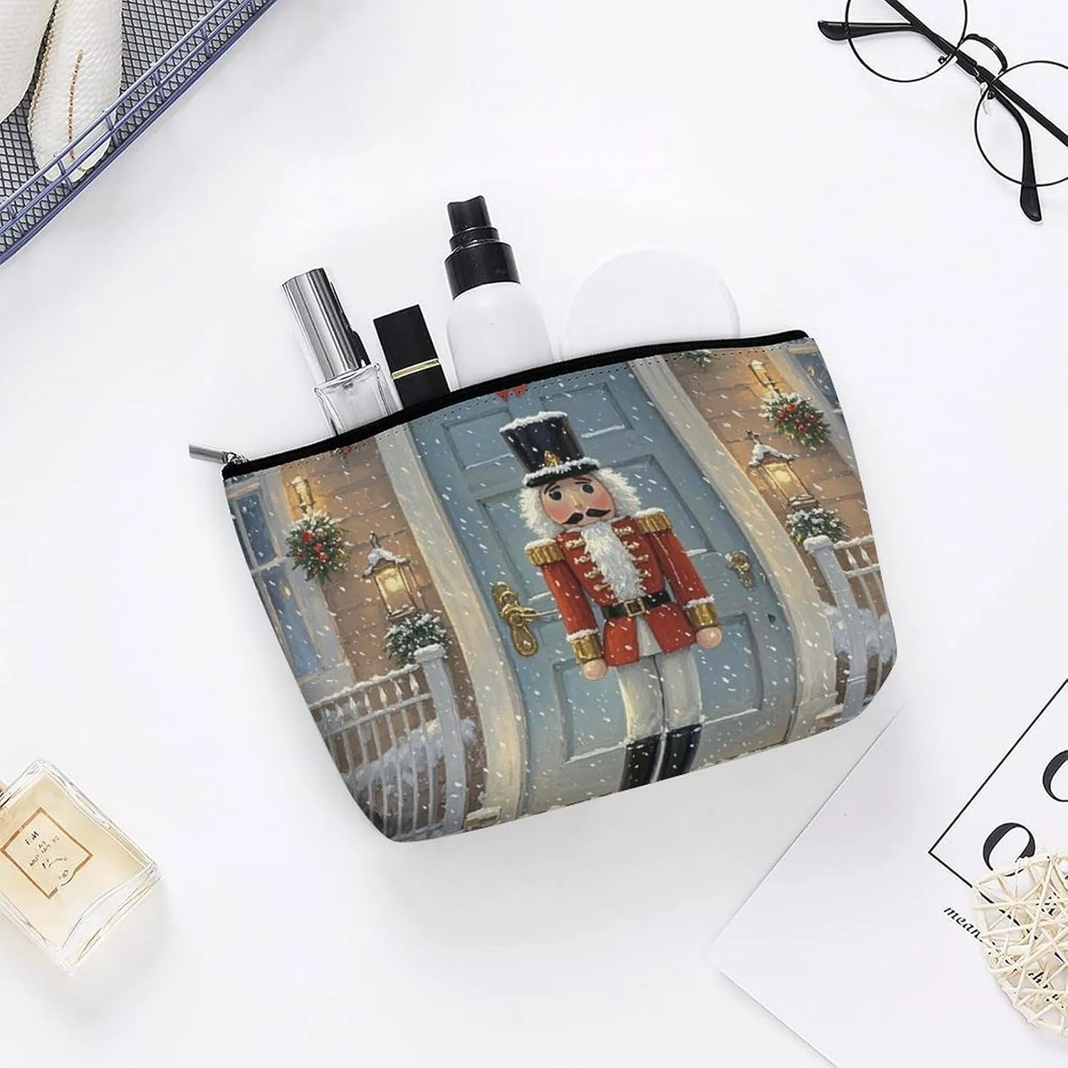 Portable Small Cosmetic Bag Cute Travel Makeup Bag Vintage Nutcracker Waterproof Toiletry Bag for Women