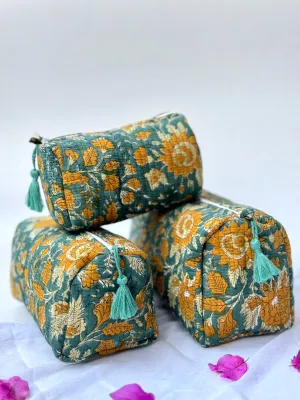 SET OF THREE MULTI PURPOSE TOILETRY BAGS