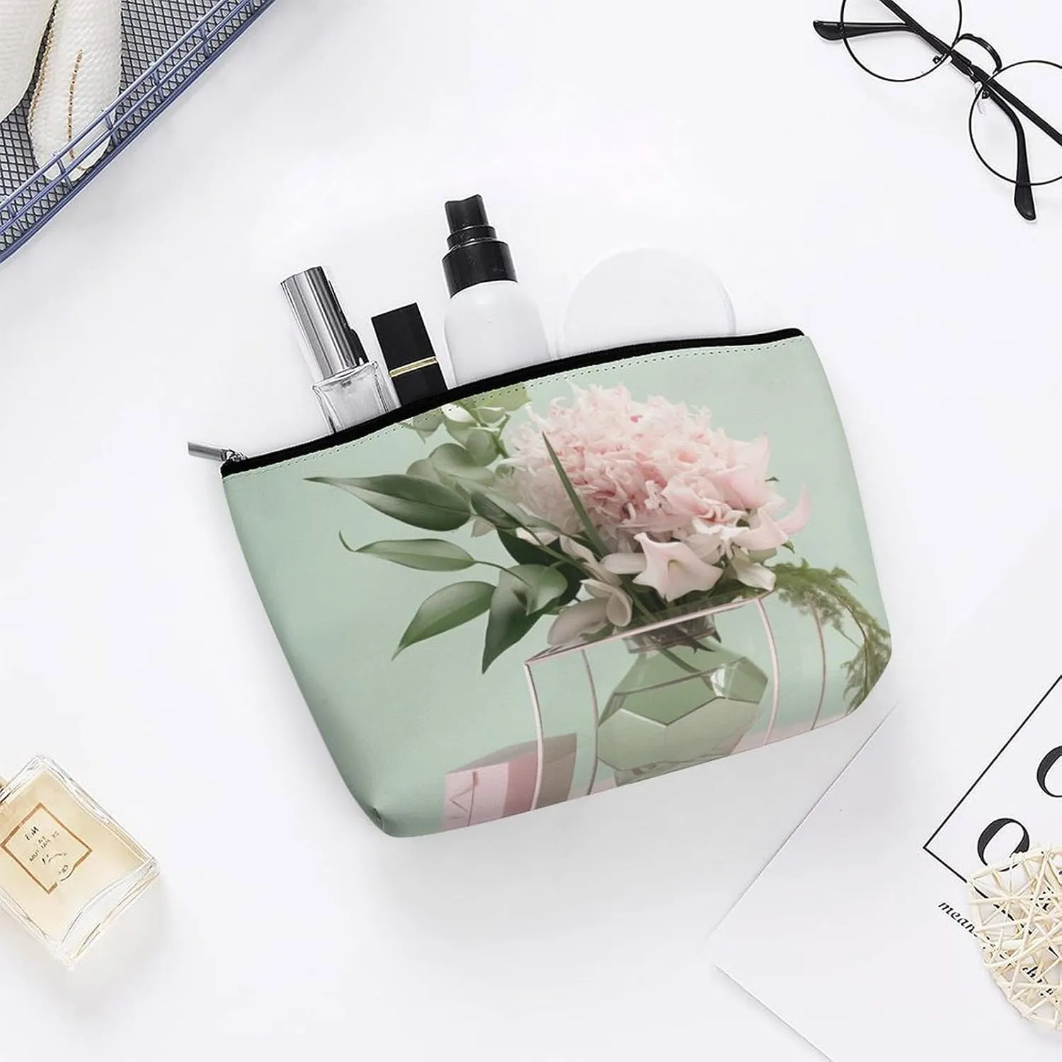 Simple Travel Makeup Bag with Zipper, Floral Vase Leather Makeup pouch Toiletry Bag,Portable Cosmetic Bag,Waterproof Toiletry Bag for Women