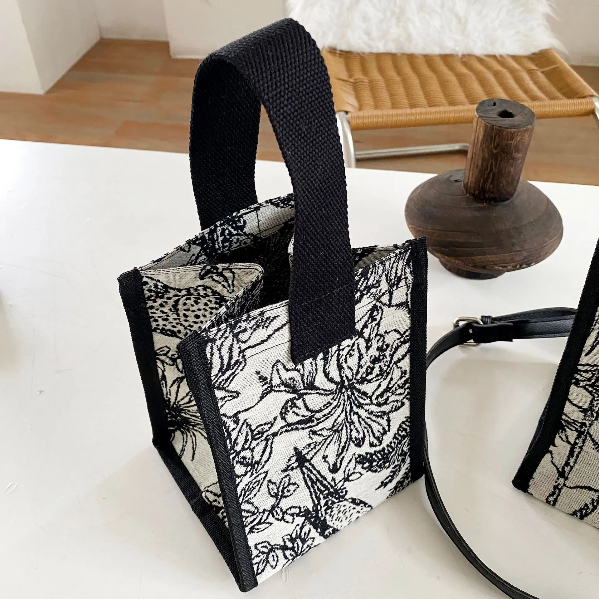 Slouchy Women's Trendy Canvas Iti Mini Crossbody Bags