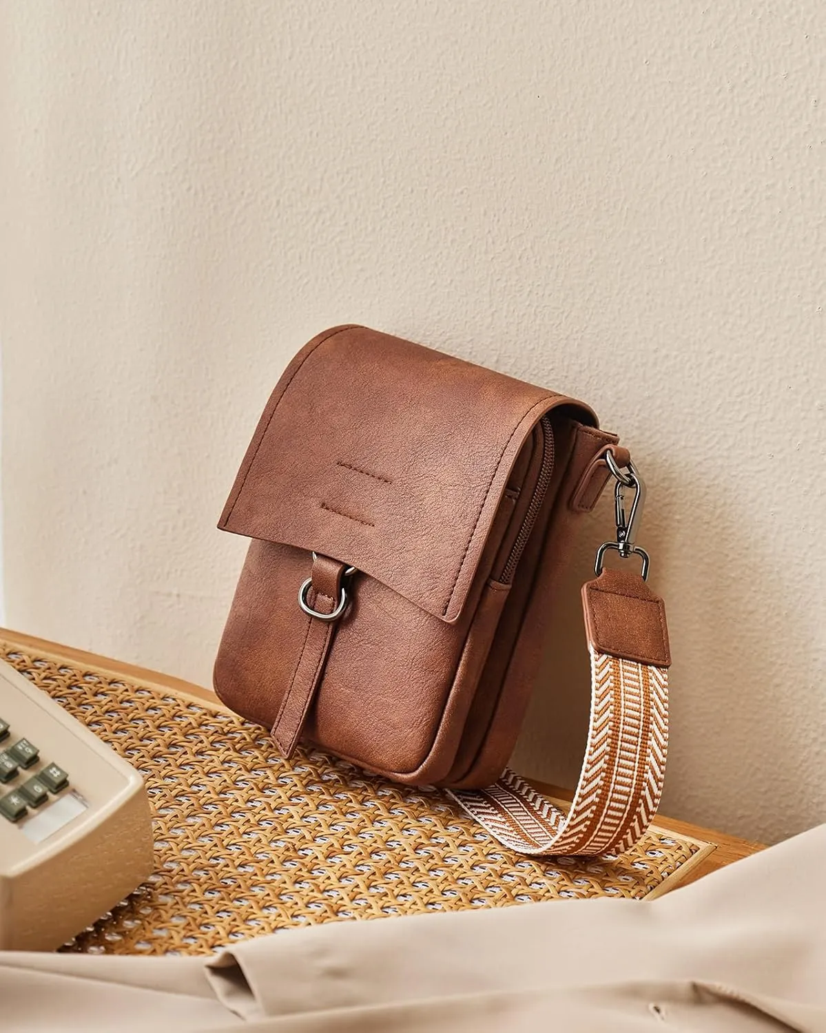 Small Crossbody Bags for women,Soft Leather Cell Phone Purse Lightweight,Little Crossbody Purses Women Trendy with Card slots