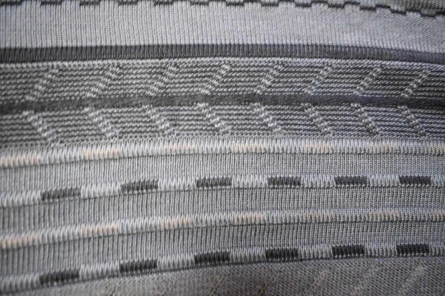 STACY ADAMS Men's Sweater, Vertical Dotted Line