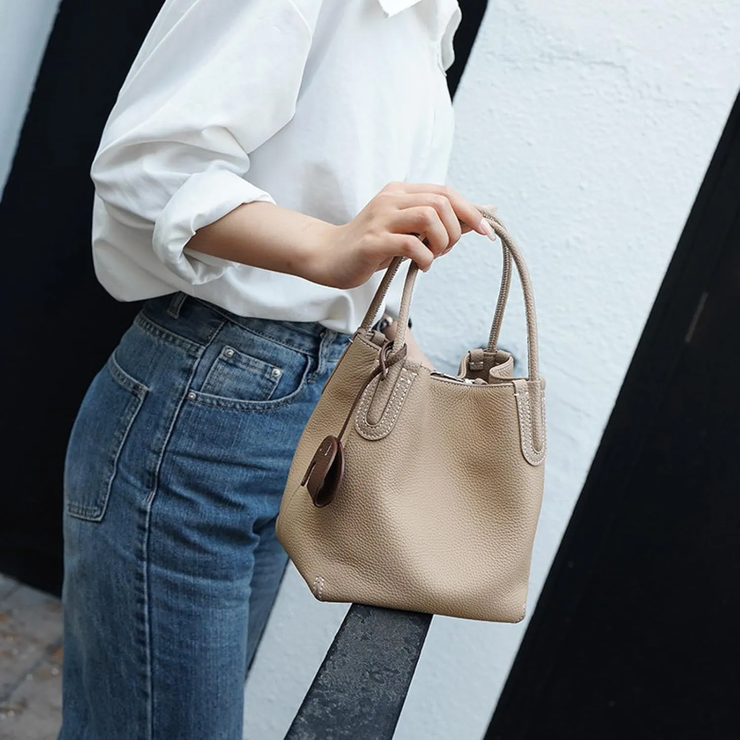 Stylish Women's Bucket Handbag Premium Lychee Pattern First Layer Cowhide Leather Cabbage Versatile Handheld Tote