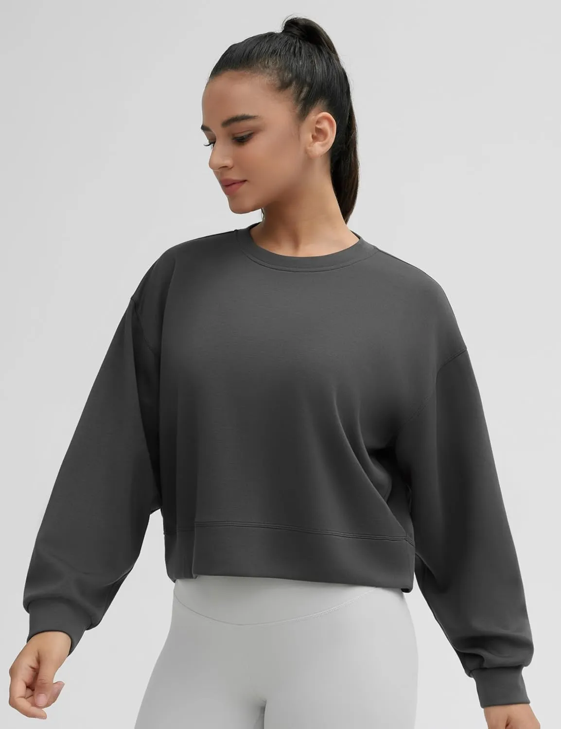 THE GYM PEOPLE Women's Crewneck Cropped Pullover Sweatshirt Cute Basic Long Sleeves Workout Tops