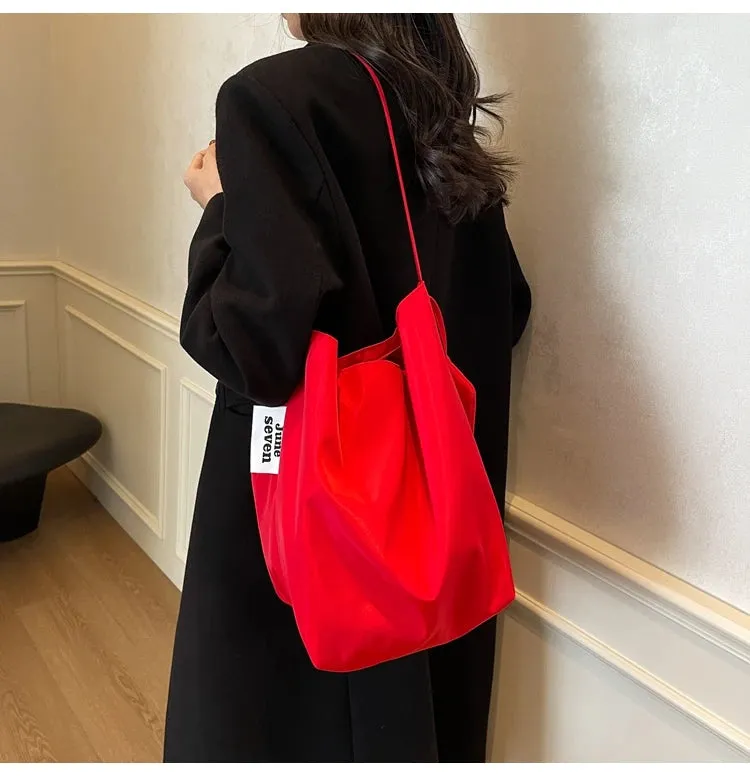 Tote Bag for Women 2024 New Nylon Fabric Underarm Bucket Bag, Red Niche Fashion Simple Shoulder Bag Una Bolsa De Hombro