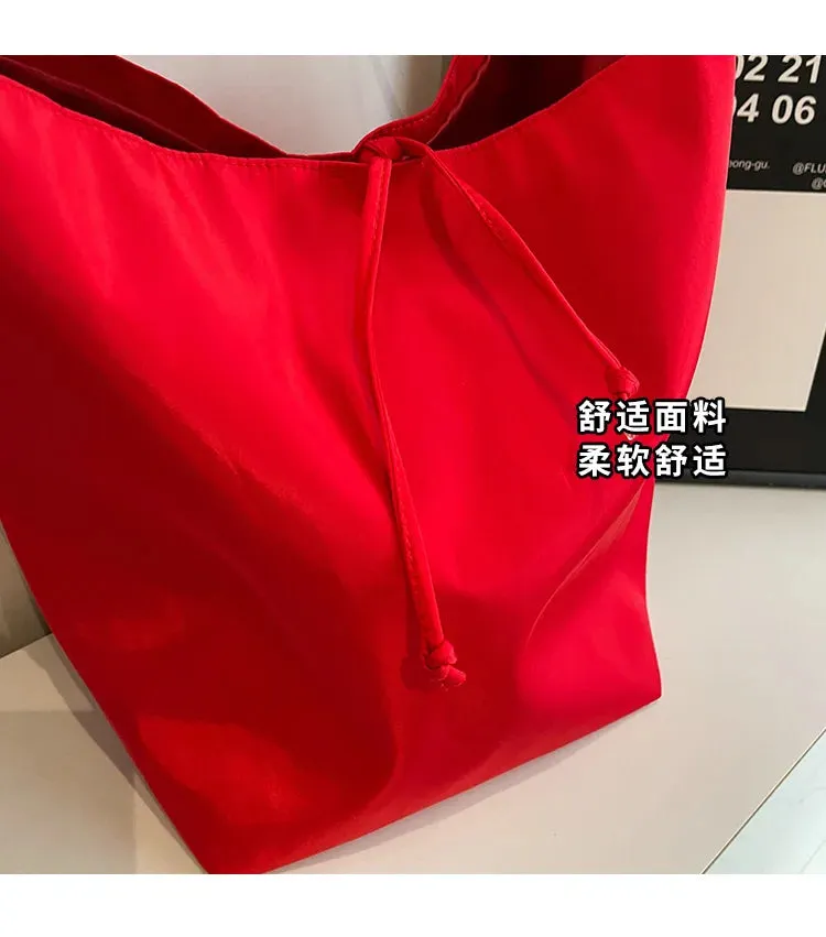 Tote Bag for Women 2024 New Nylon Fabric Underarm Bucket Bag, Red Niche Fashion Simple Shoulder Bag Una Bolsa De Hombro