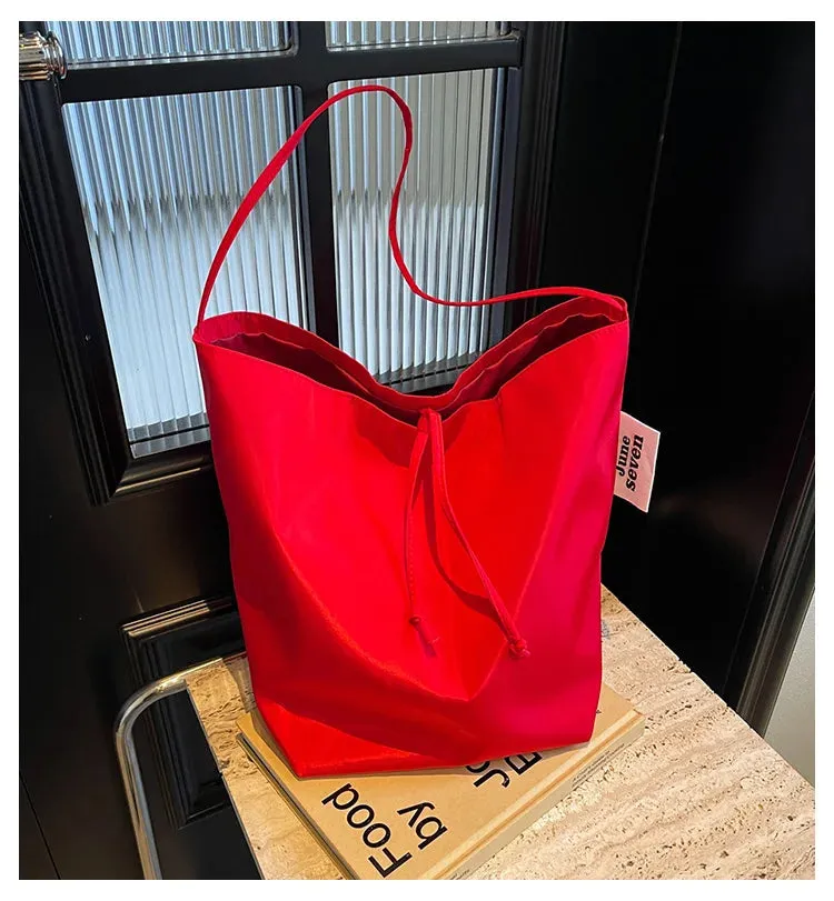 Tote Bag for Women 2024 New Nylon Fabric Underarm Bucket Bag, Red Niche Fashion Simple Shoulder Bag Una Bolsa De Hombro