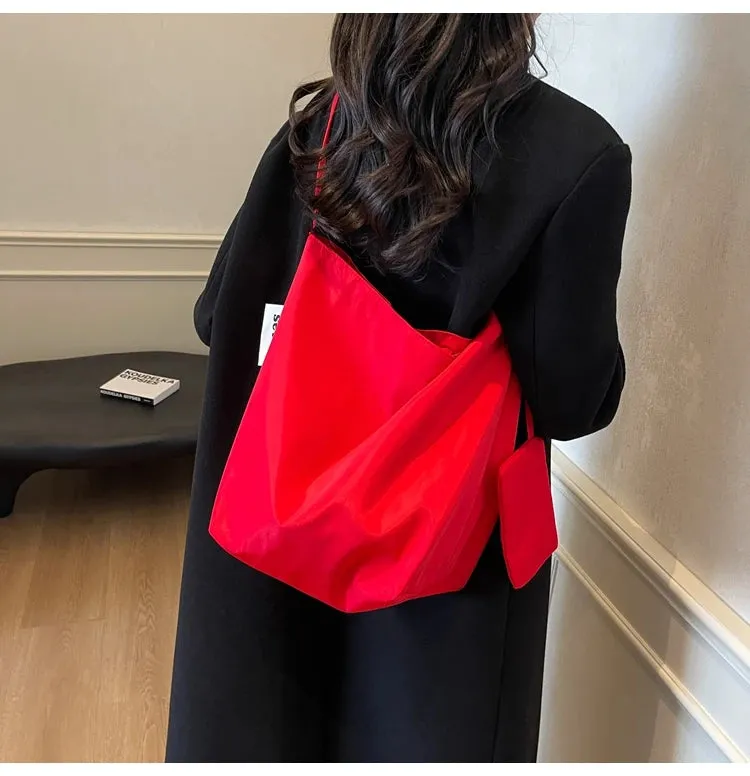 Tote Bag for Women 2024 New Nylon Fabric Underarm Bucket Bag, Red Niche Fashion Simple Shoulder Bag Una Bolsa De Hombro