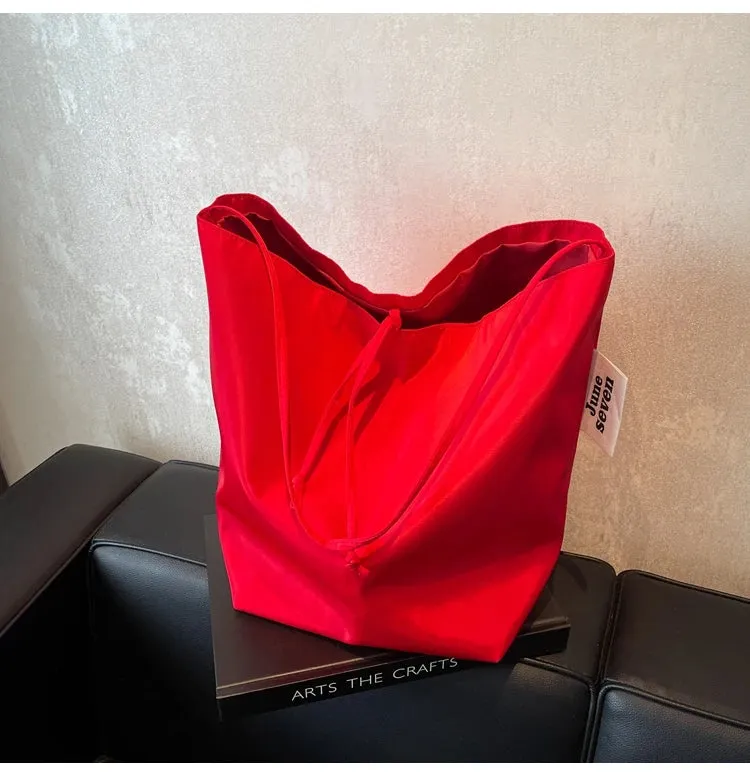 Tote Bag for Women 2024 New Nylon Fabric Underarm Bucket Bag, Red Niche Fashion Simple Shoulder Bag Una Bolsa De Hombro
