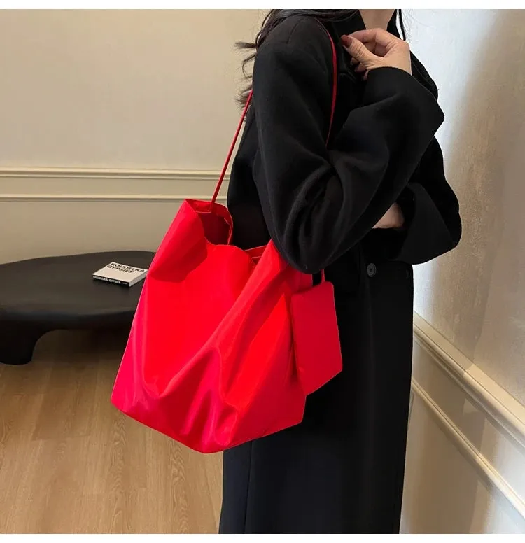 Tote Bag for Women 2024 New Nylon Fabric Underarm Bucket Bag, Red Niche Fashion Simple Shoulder Bag Una Bolsa De Hombro
