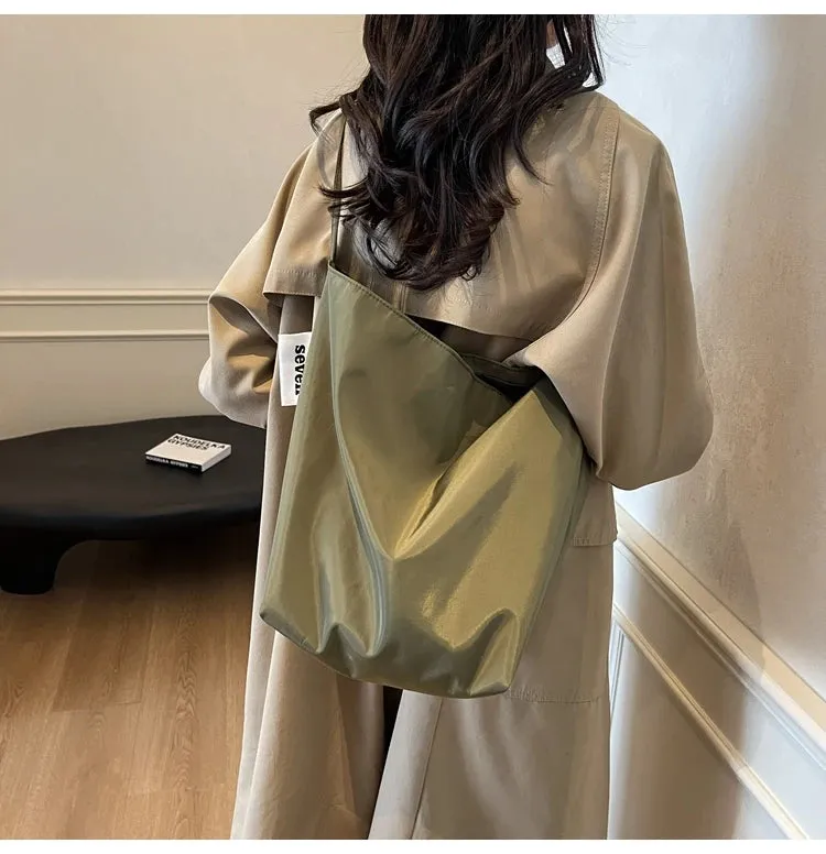 Tote Bag for Women 2024 New Nylon Fabric Underarm Bucket Bag, Red Niche Fashion Simple Shoulder Bag Una Bolsa De Hombro