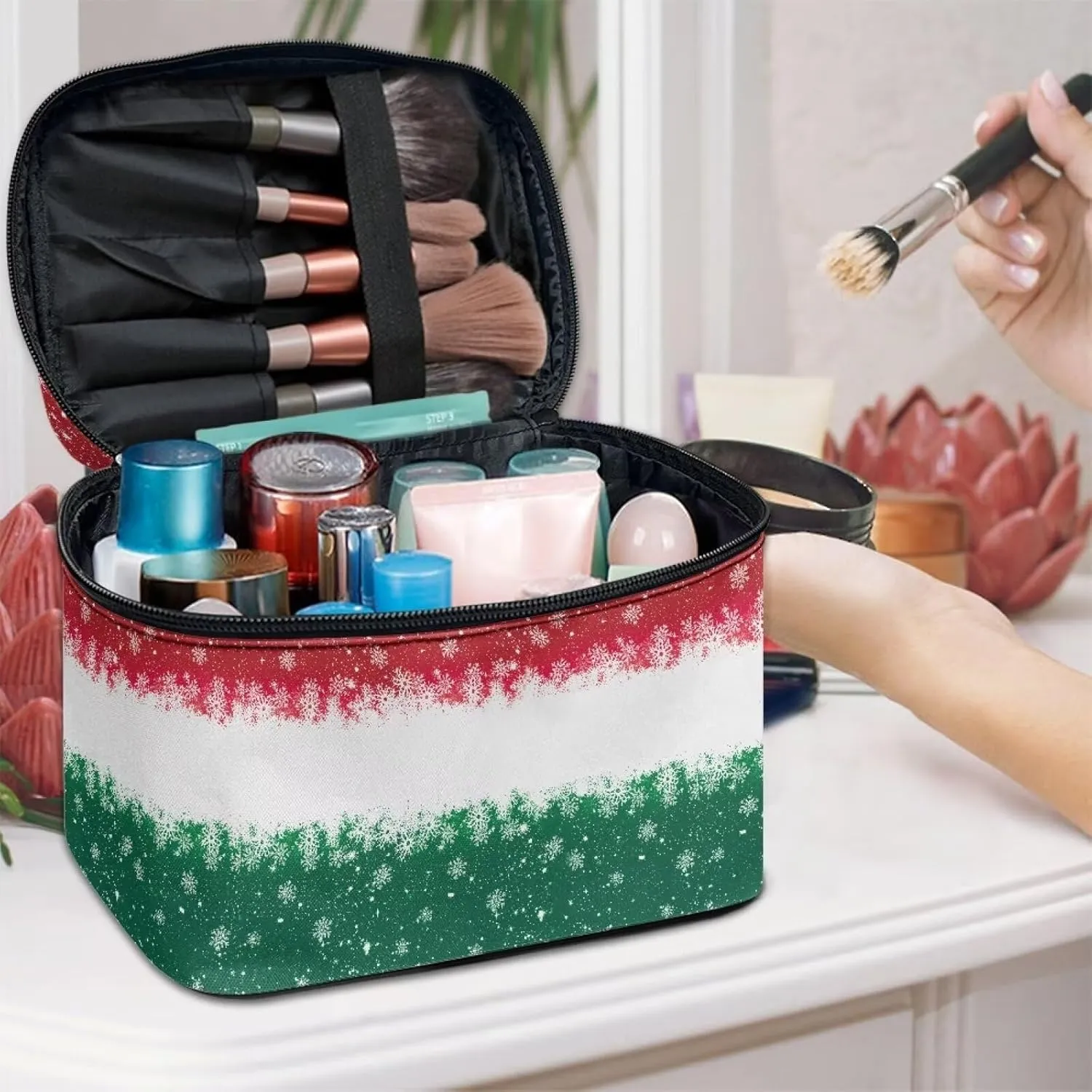 Travel Makeup Bag Large Capacity Cosmetic Bag Christmas Wash Makeup Bag Red Green Stripe Protable Travel Cosmetic Pouch