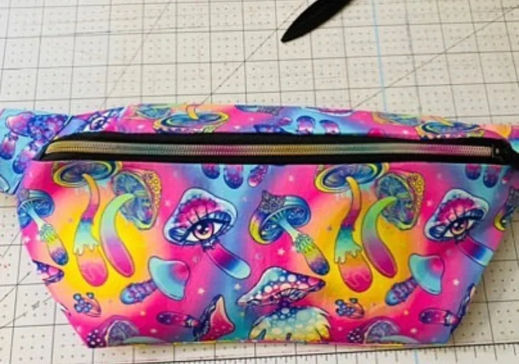 Trippy Mushroom Fanny pack
