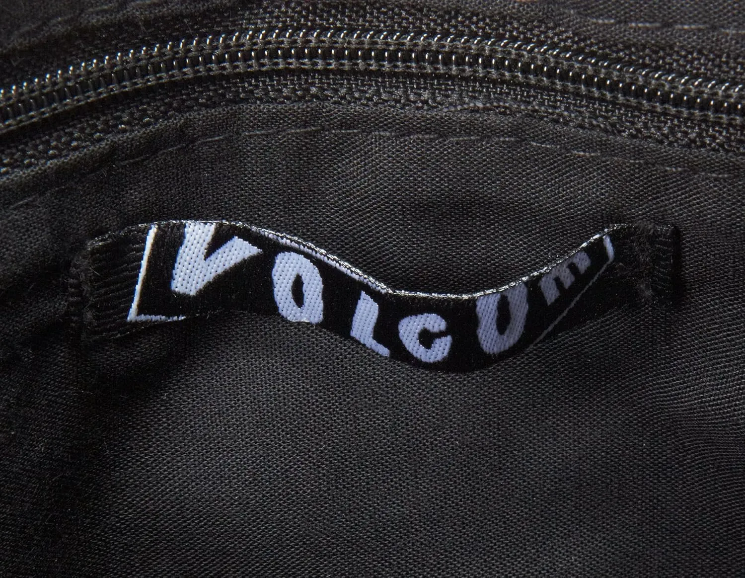 Volcom Women's Shake Your Tassel Crossbody Bag, Black, One Size