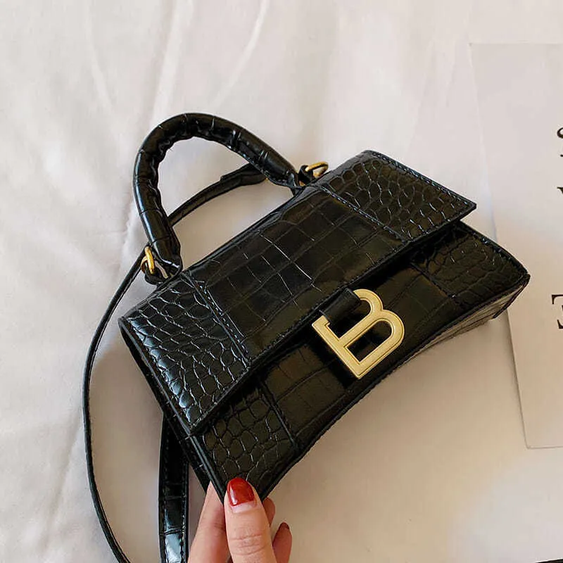 Women's Fashionable Underarm Single Baguette Retro Style Crossbody Bags