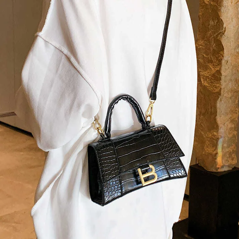 Women's Fashionable Underarm Single Baguette Retro Style Crossbody Bags