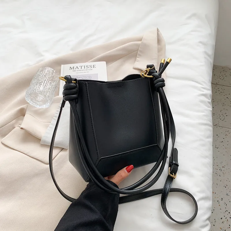 Women's Large Fashionable Capacity Simple Retro Textured Shoulder Bags