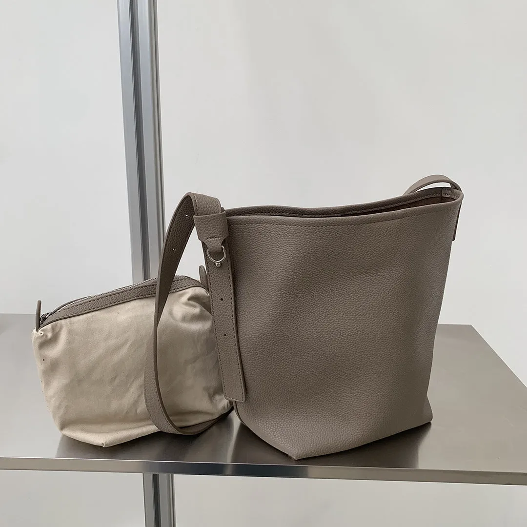 Women's Light Retro Simple Large Capacity Texture Lychee Shoulder Bags